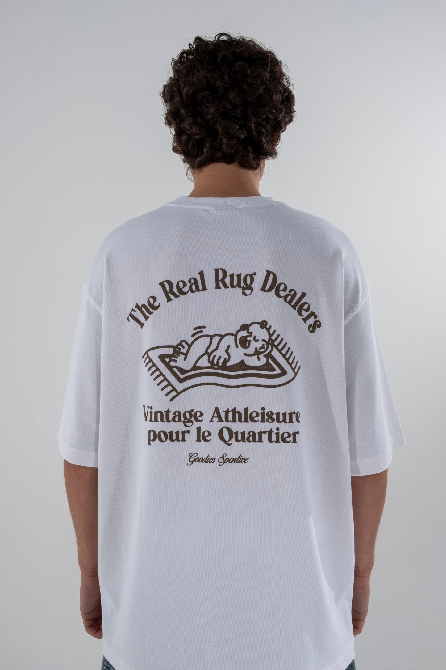 Rug dealer white tee - Aura