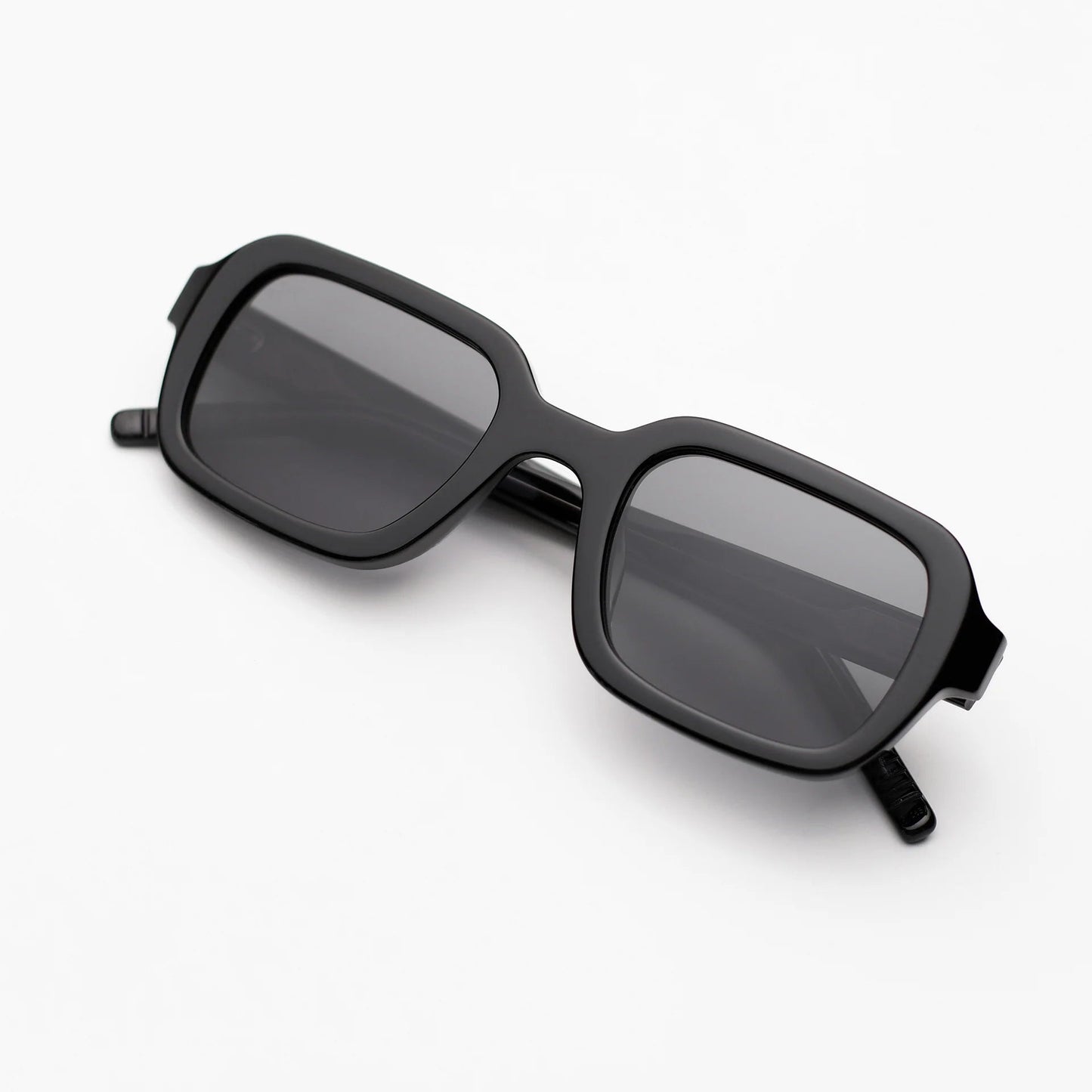 Cascade - Black Acetate / Black Lenses akila