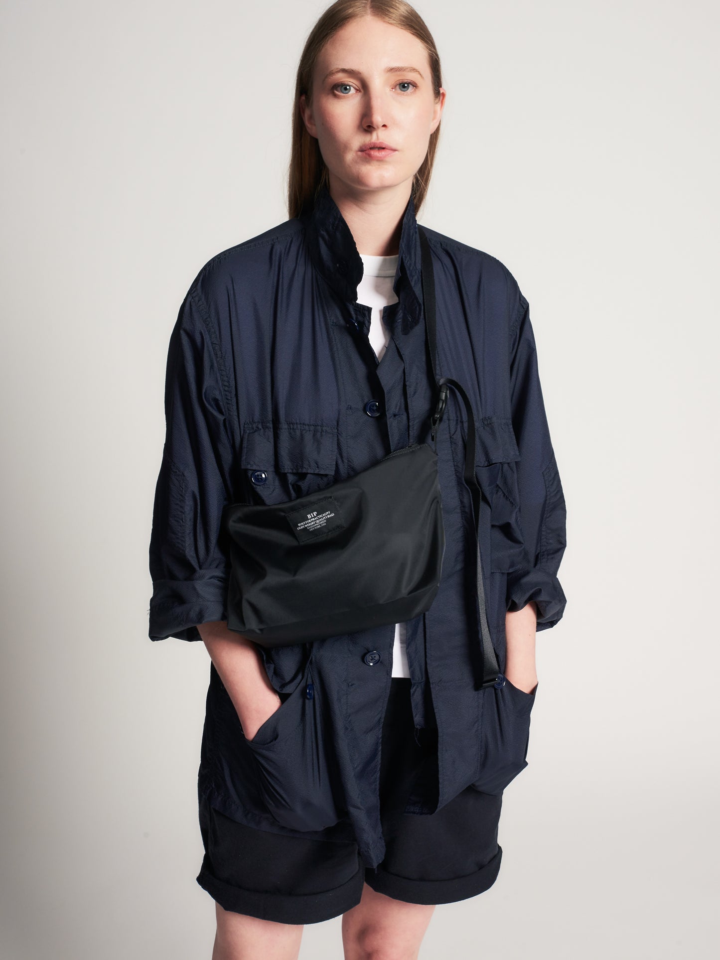 Fannypack Crossbody J - Black - Aura