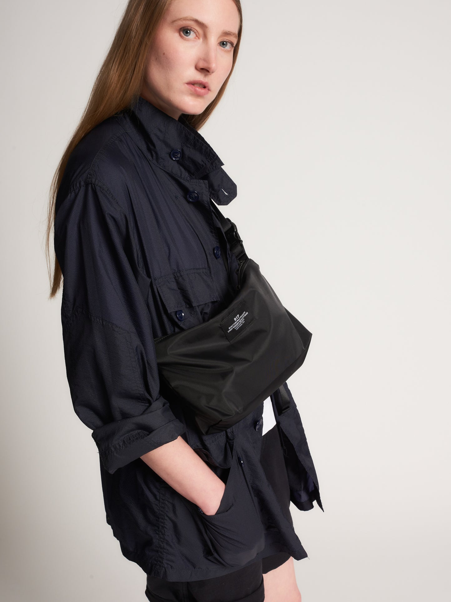 Fannypack Crossbody J - Black - Aura