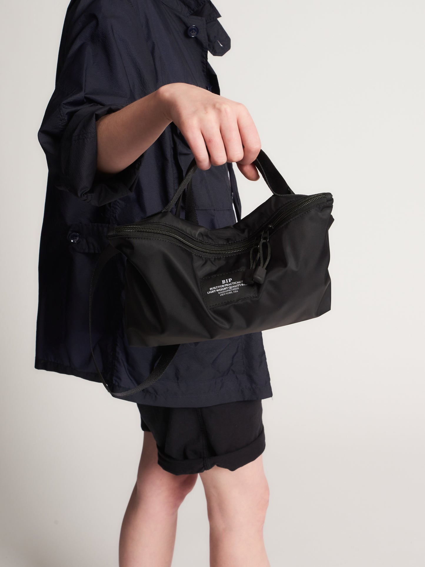 Fannypack Crossbody J - Black - Aura