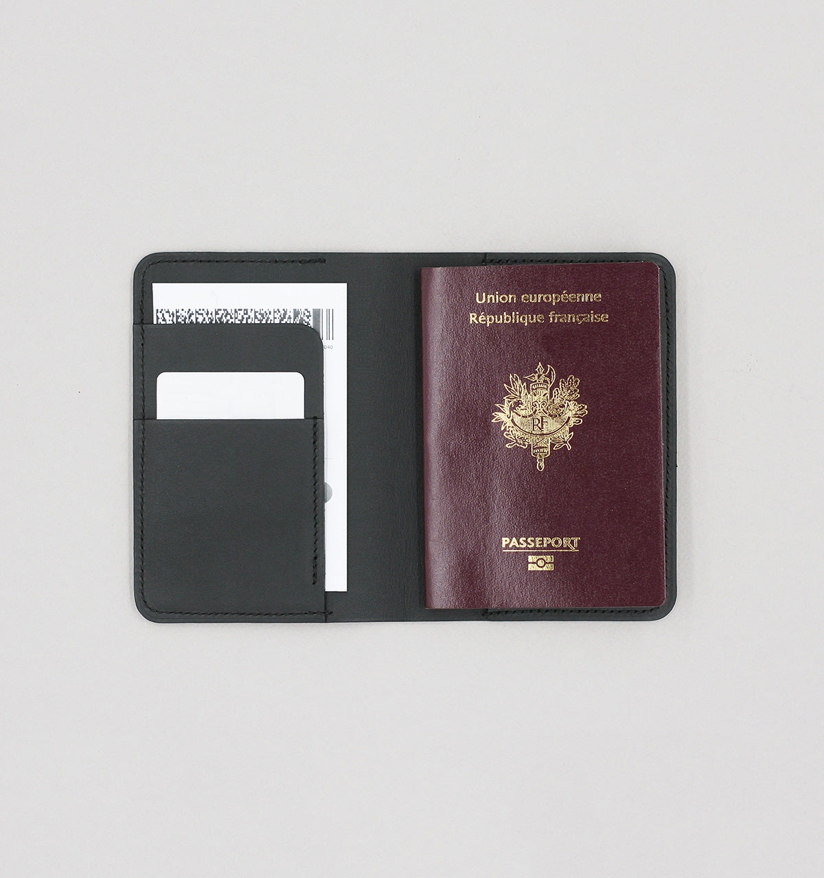 Passport Cover Black Baranil Calf Leather - Aura