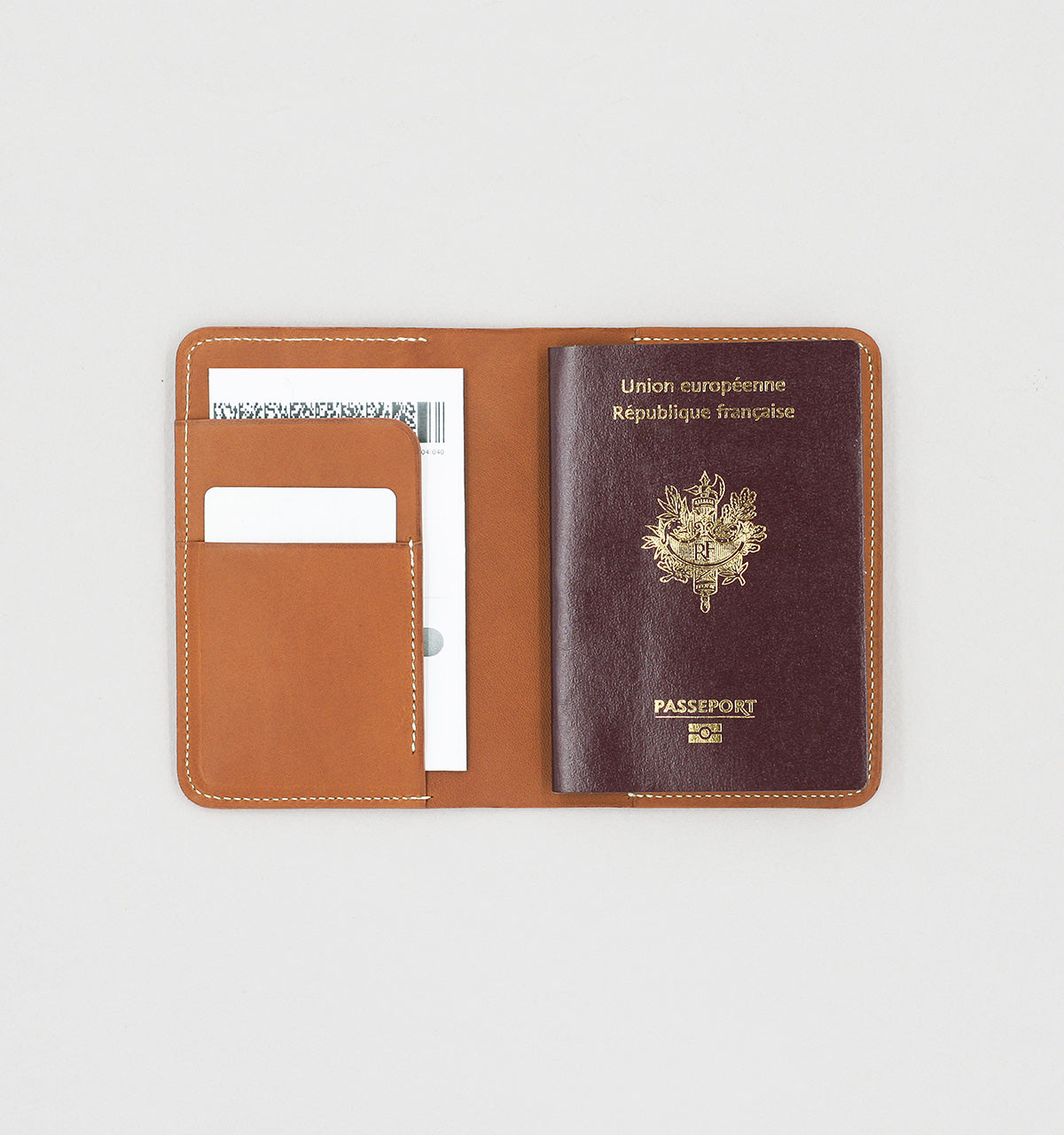 Passport Cover Gold Baranil Calf Leather - Aura