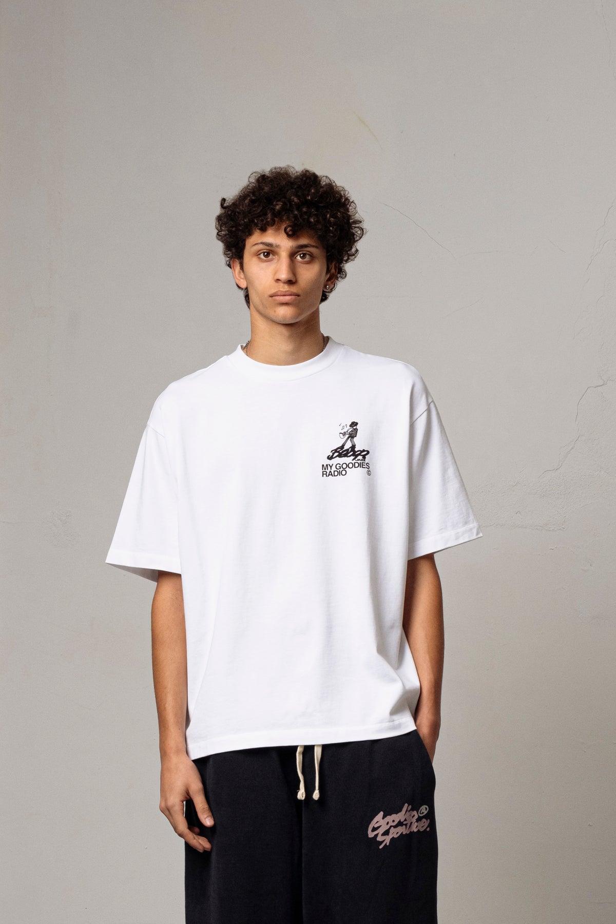 MY GOODIES RADIO TEE - White GOODIES SPORTIVE - porté de face — photo 1