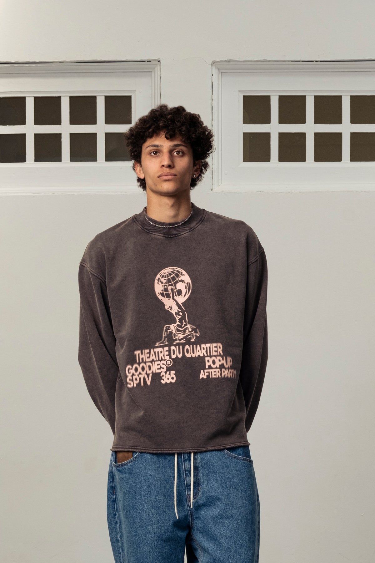 THEATRE DU QUARTIER CREWNECK - Faded Eggplant GOODIES SPORTIVE - porté de face — photo 2