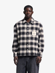 Flanel Overshirt Bram's Fruit black portée, coupe relaxed
