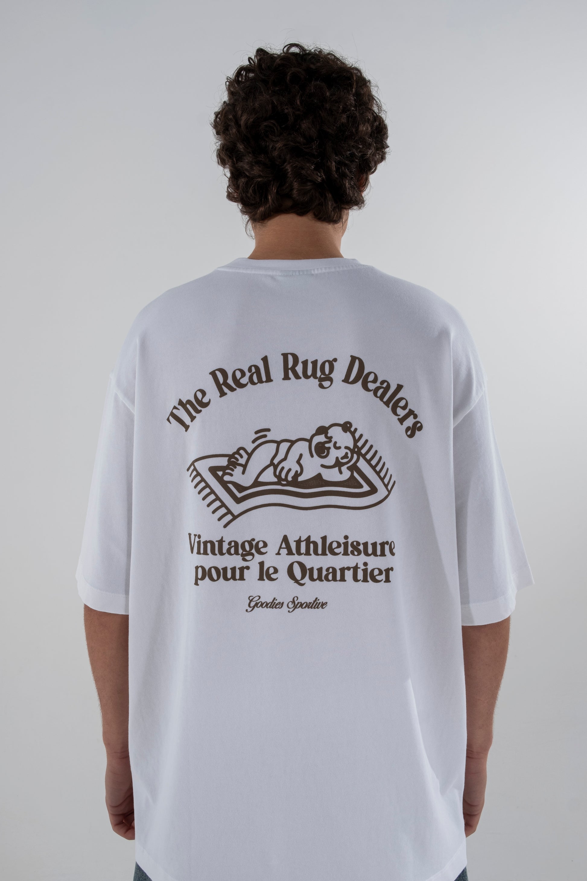Rug dealer white tee - Aura
