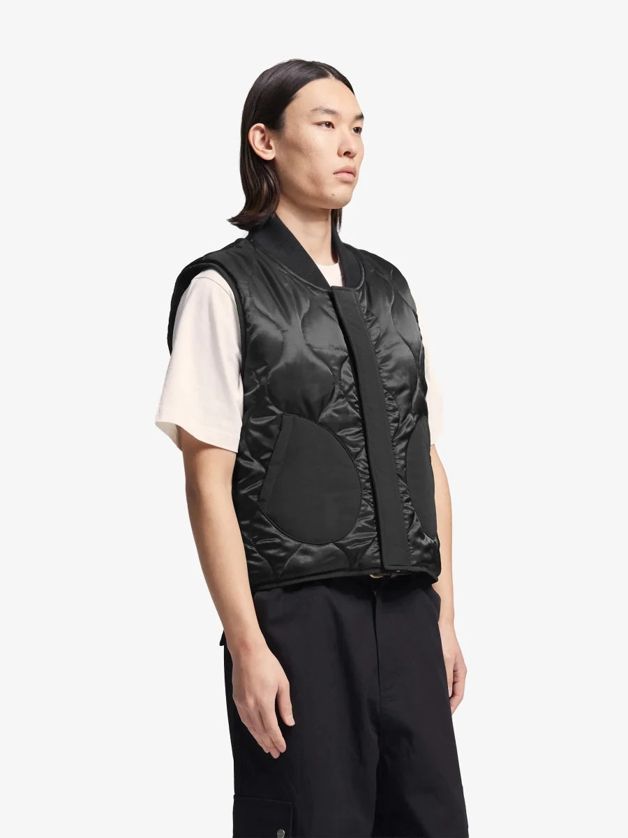 REVERSIBLE PADDED VEST - Black BRAM'S FRUIT - vue de trois quarts portée côté matelassé
