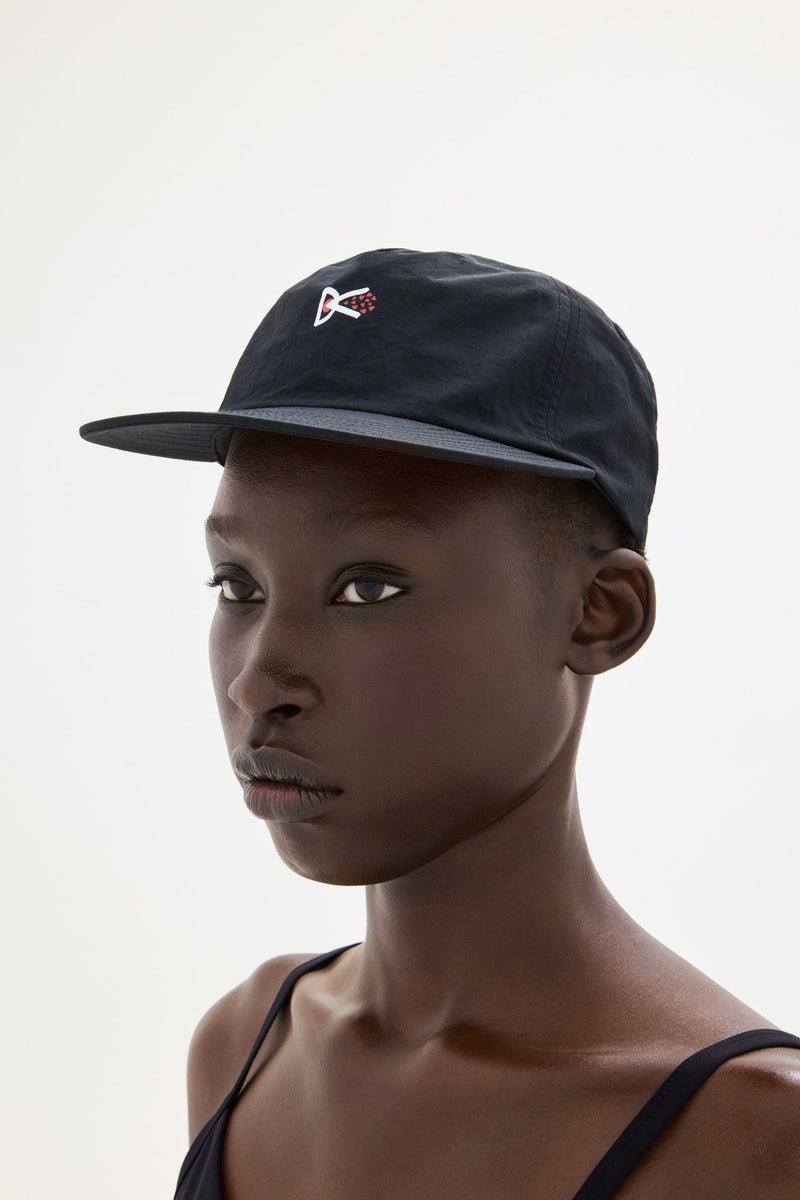 PANELED NYLON HAT - Symbol Black DISTRICT VISION - portée de profil