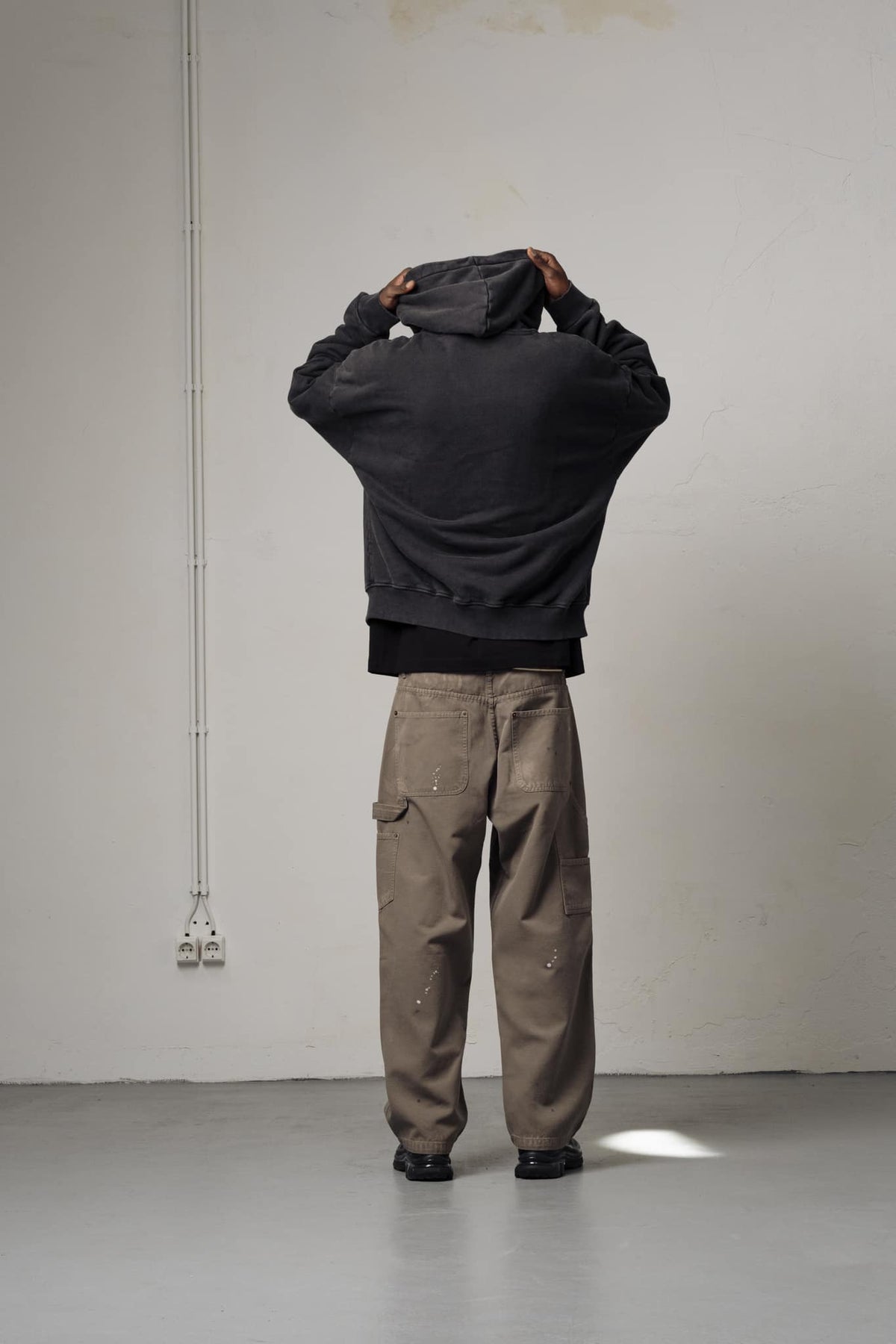 PEGASUS UNION HOODIE - Washed Black GOODIES SPORTIVE - porté de dos — photo 3