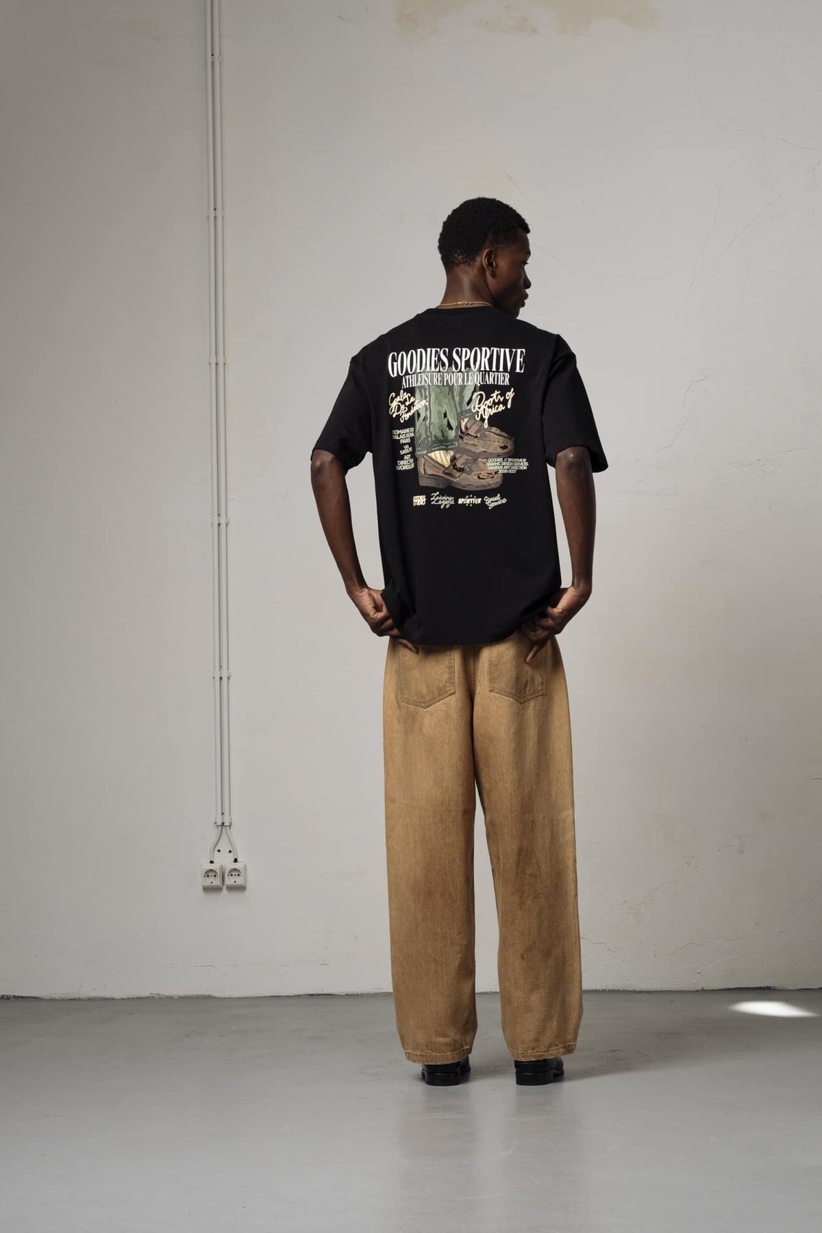 ROOTS OF AFRICA TEE - Black GOODIES SPORTIVE - porté de face — photo 1