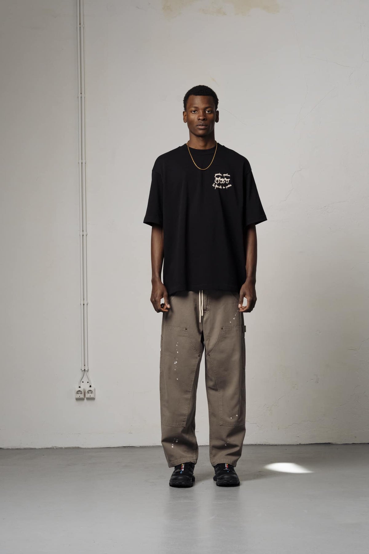 LE FLEURISTE TEE - Black GOODIES SPORTIVE - porté de face — photo 1