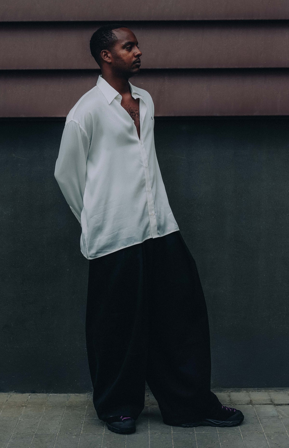LOOK 02