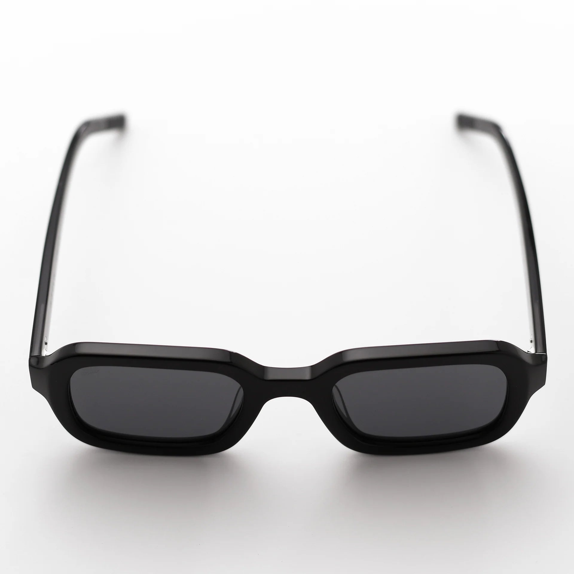 Cascade - Black Acetate / Black Lenses akila