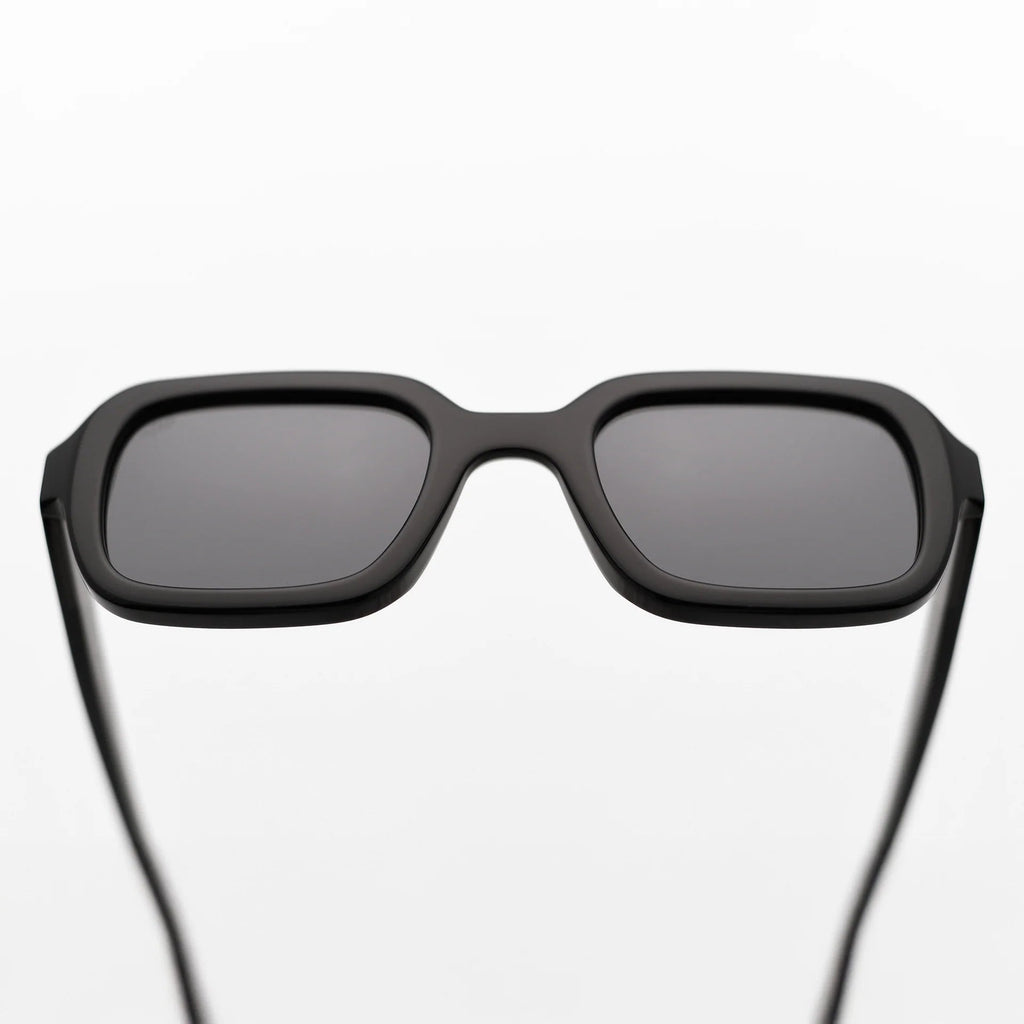 Cascade - Black Acetate / Black Lenses akila