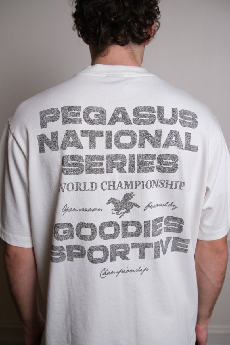 Goodies Sportive Pegasus Series White Tee vue de profil
