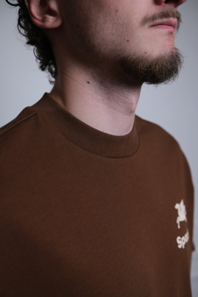 Goodies Sportive Pegasus Chocolate Tee vue de profil