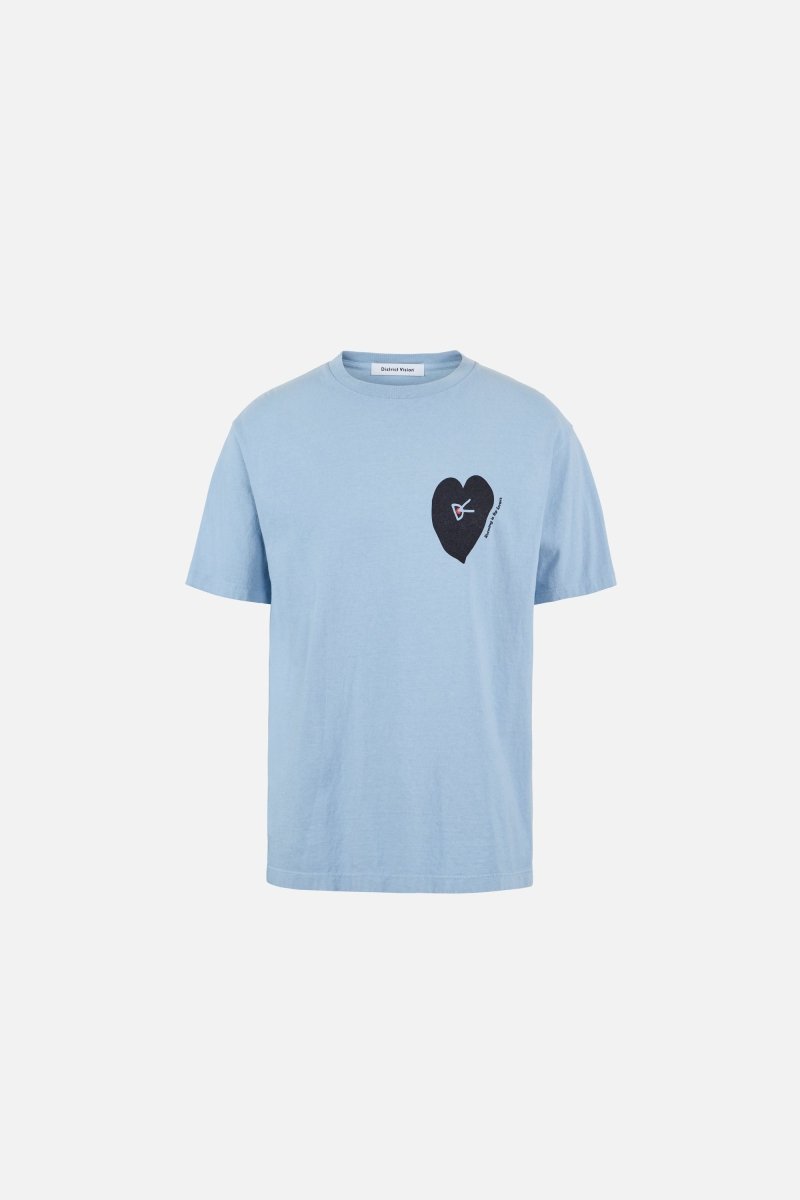 CALIFORNIA COTTON TEE - Run in Love Light Blue DISTRICT VISION - porté de face — photo 2