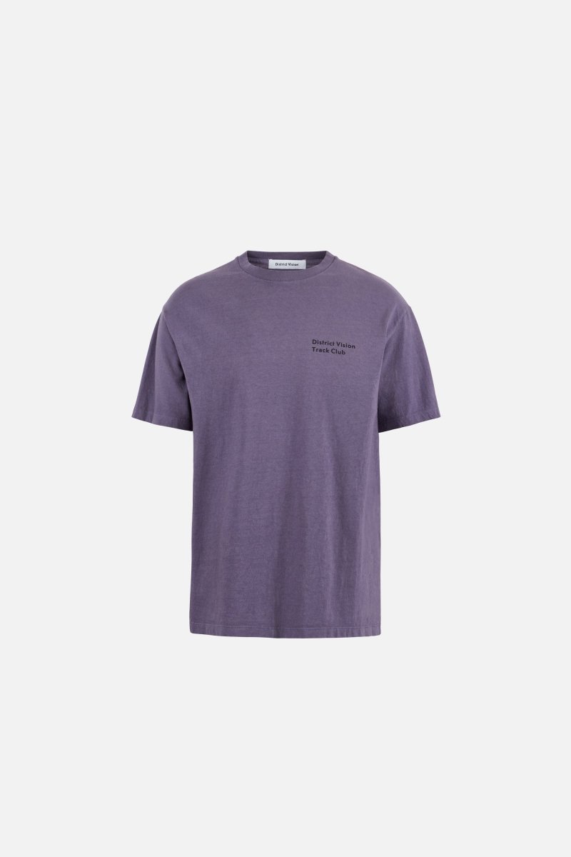 CALIFORNIA COTTON TEE - Track Club Vintage Plum DISTRICT VISION - porté de face — photo 2