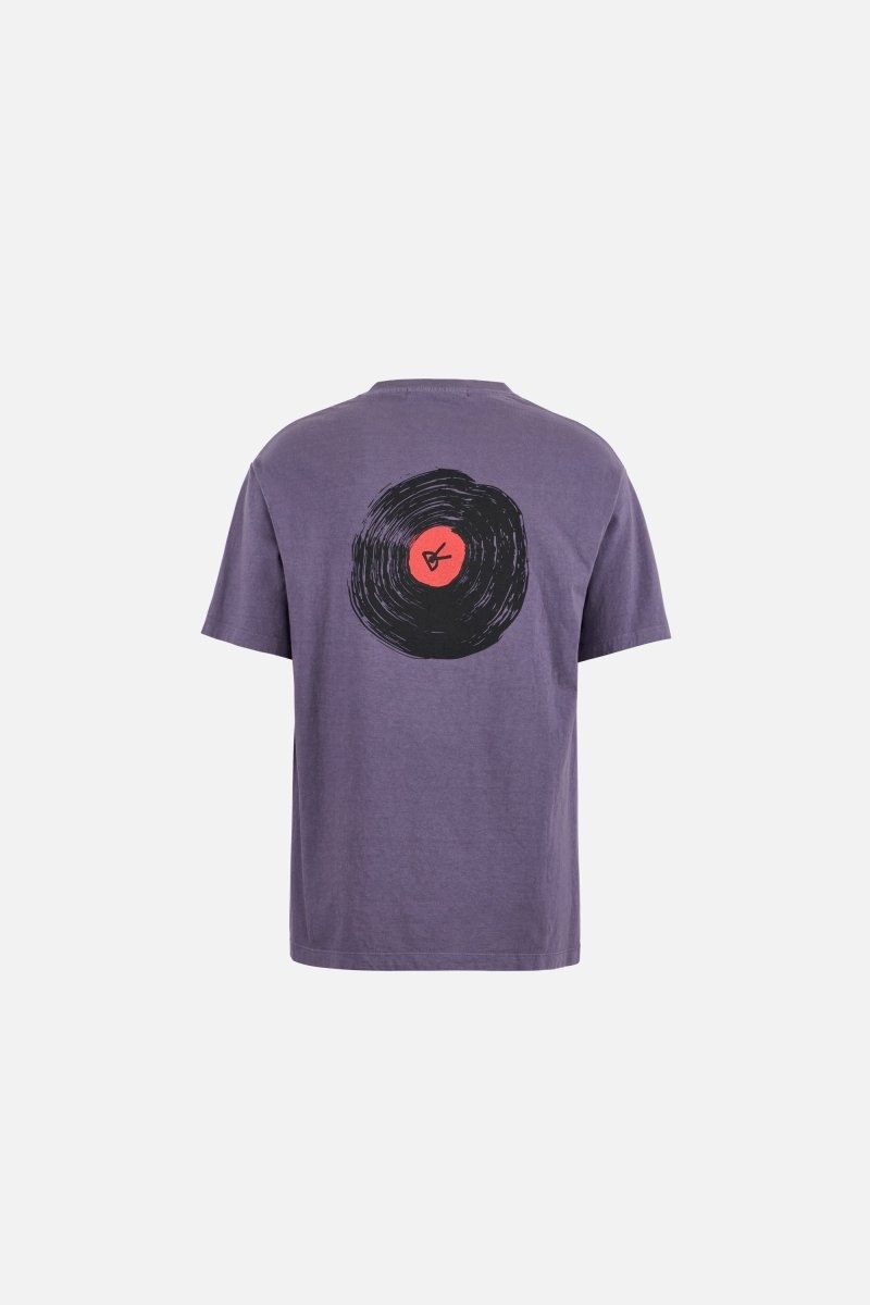 CALIFORNIA COTTON TEE - Track Club Vintage Plum DISTRICT VISION - détails sur le produit — photo 3
