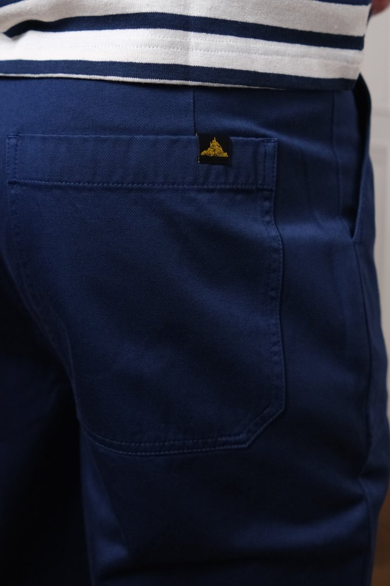 Détail ceinture pantalon Le Mont Saint Michel Pascal gabardine bleu