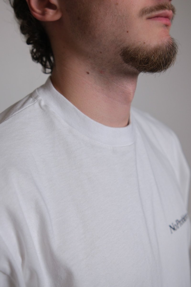 Détail du col rond côtelé fin du t-shirt No Problemo Mini Problemo blanc
 — photo 4