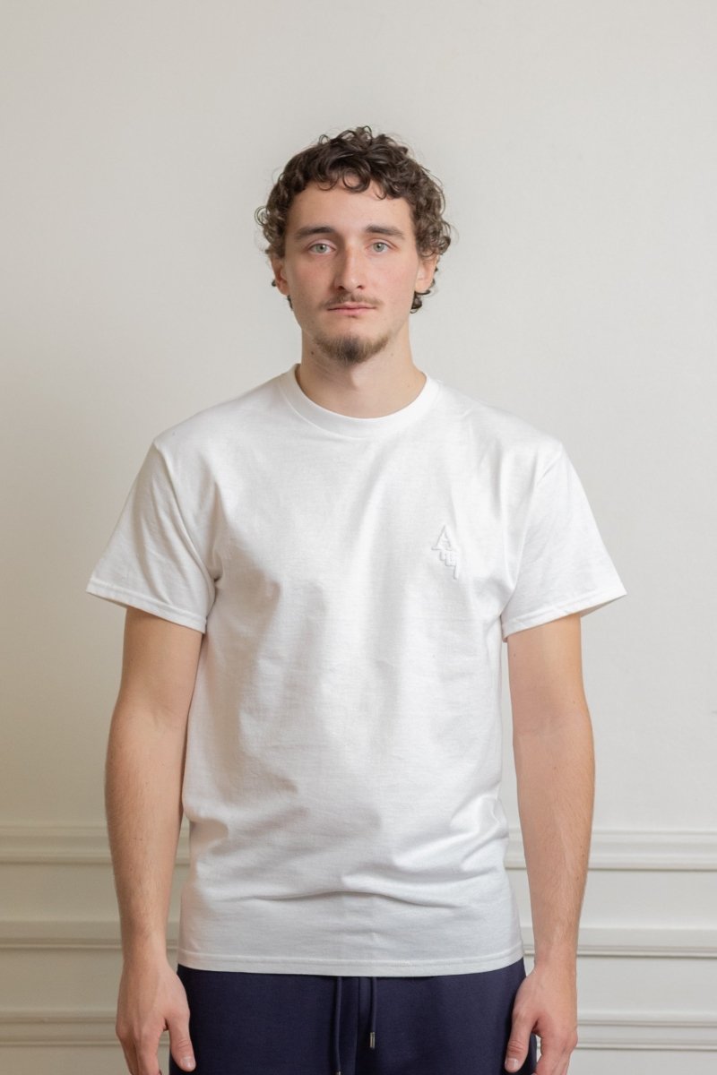 Détail print graphique architecture dos T-shirt Al Ain Maison
 — photo 3