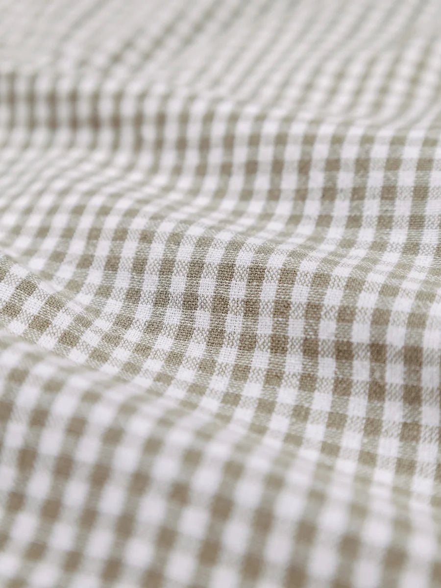 Détail du tissu 100% coton à petits carreaux de la Distressed Farmer's Shirt LS Bram's Fruit olive green — photo 7