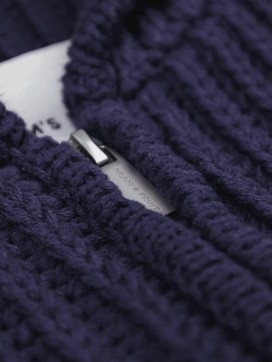 HOODED FISHERMAN KNIT - Midnight Blue BRAM'S FRUIT - détail maille et zip