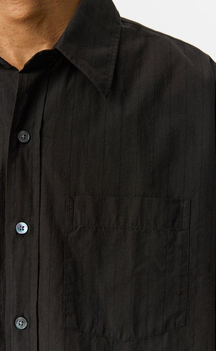 EXECUTIVE SHIRT - Dark Brown Stripe MFPEN - détail col, boutons et poche poitrine