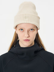 GOLDWIN LOGO KNIT CAP - Ivory GOLDWIN - vue de face portée