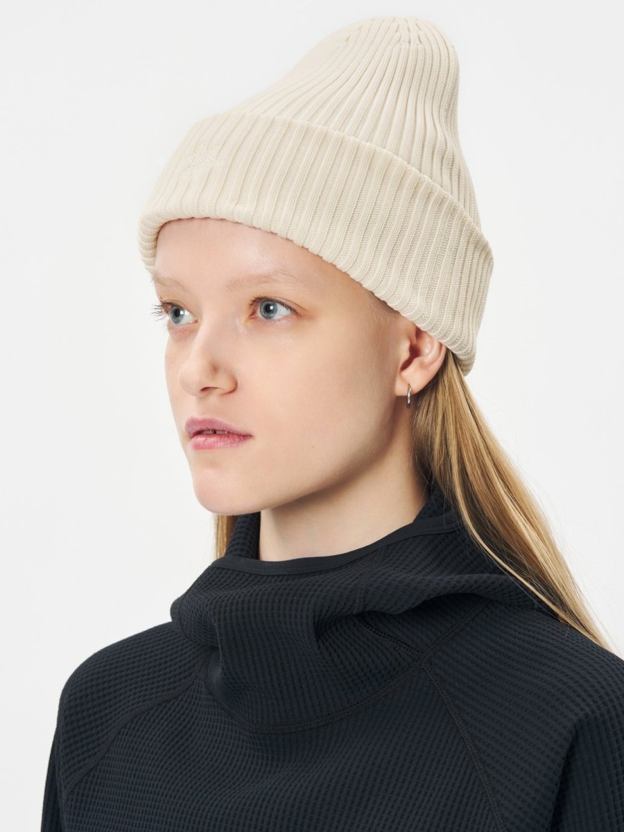 GOLDWIN LOGO KNIT CAP - Ivory GOLDWIN - vue de profil portée