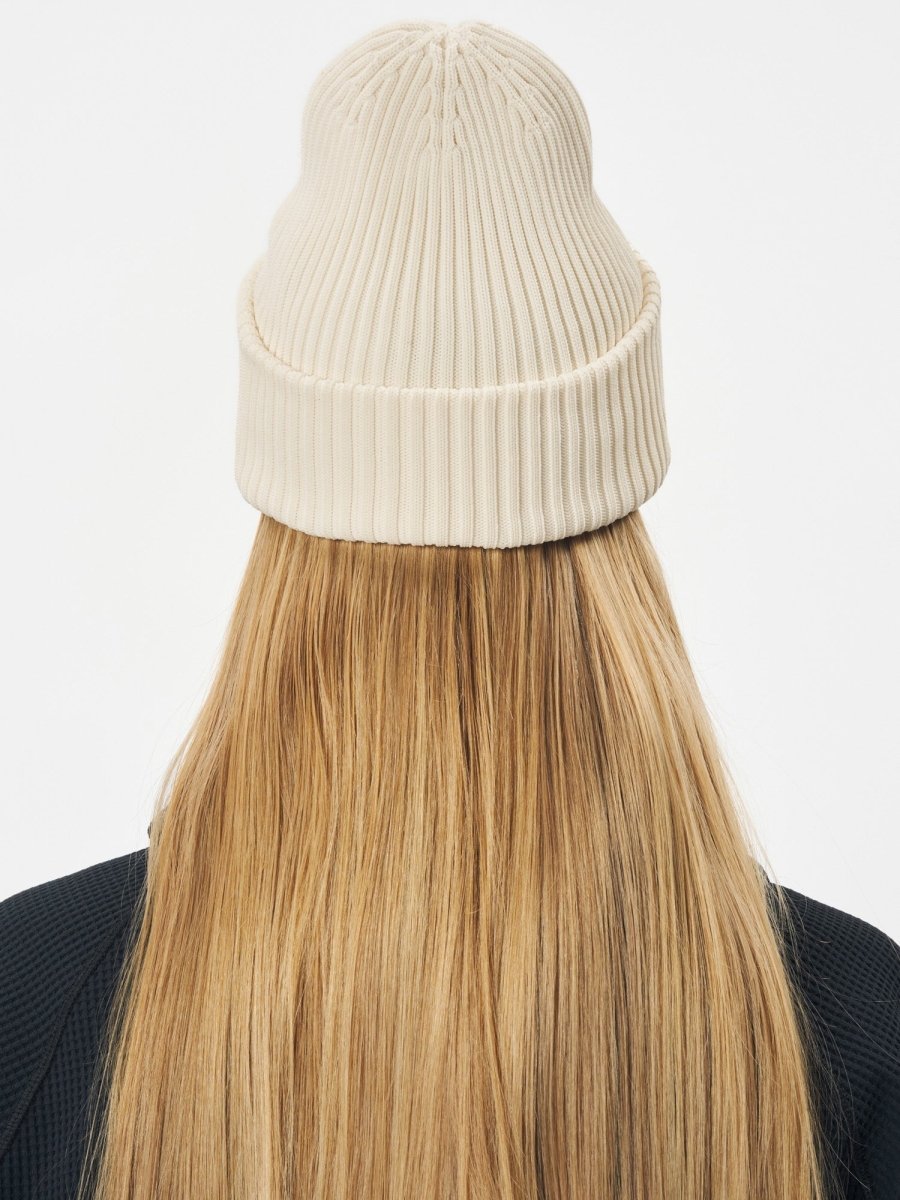 GOLDWIN LOGO KNIT CAP - Ivory GOLDWIN - vue de dos portée