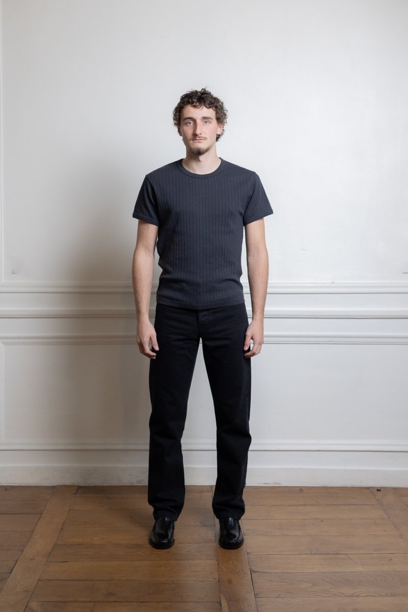 Jean Another Aspect Jeans 1.0 noir coton bio GOTS porté de face
Image — photo 1