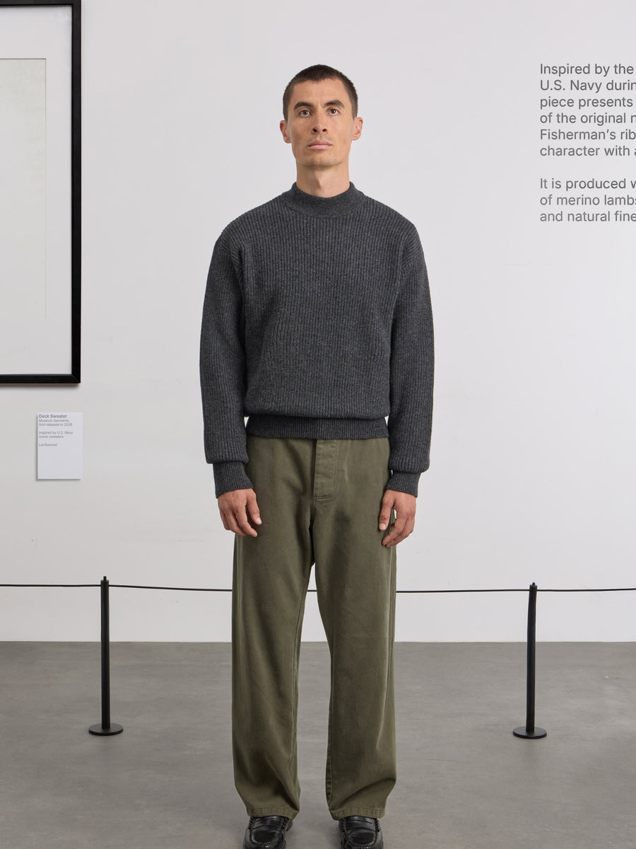 Museum Garments Deck Sweater charcoal en laine d'agneau mérinos - porté, vue 1