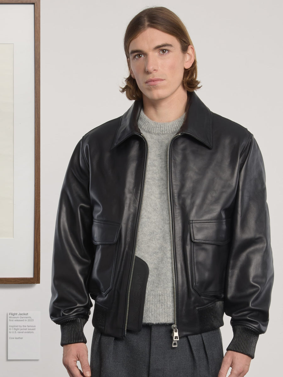 Museum Garments Flight Jacket en cuir de vachette noir - porté, vue 2