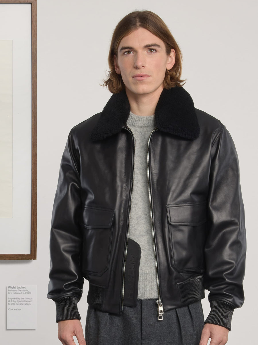 Museum Garments Flight Jacket en cuir de vachette noir - porté, vue 4