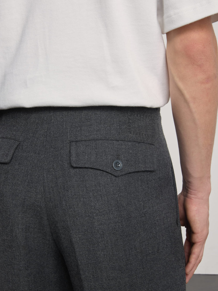 Museum Garments French Military Pants gris anthracite chiné en gabardine de laine - porté, vue 4