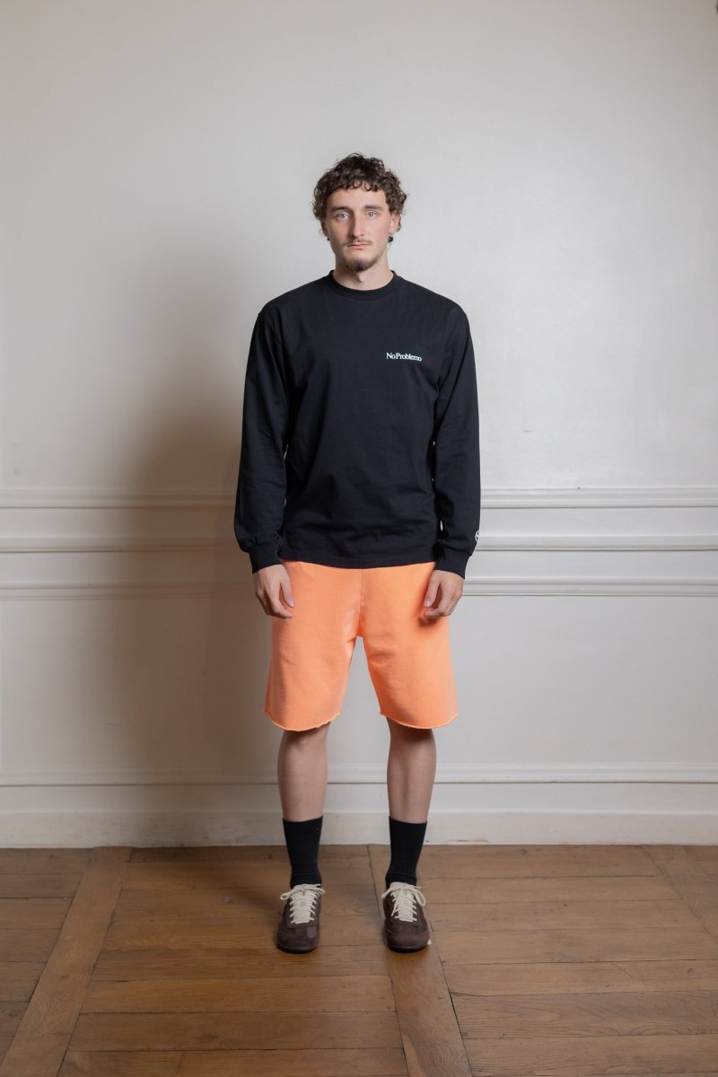 Mannequin portant le short molleton No Problemo Mini Problemo Sweatshorts coral — photo 1