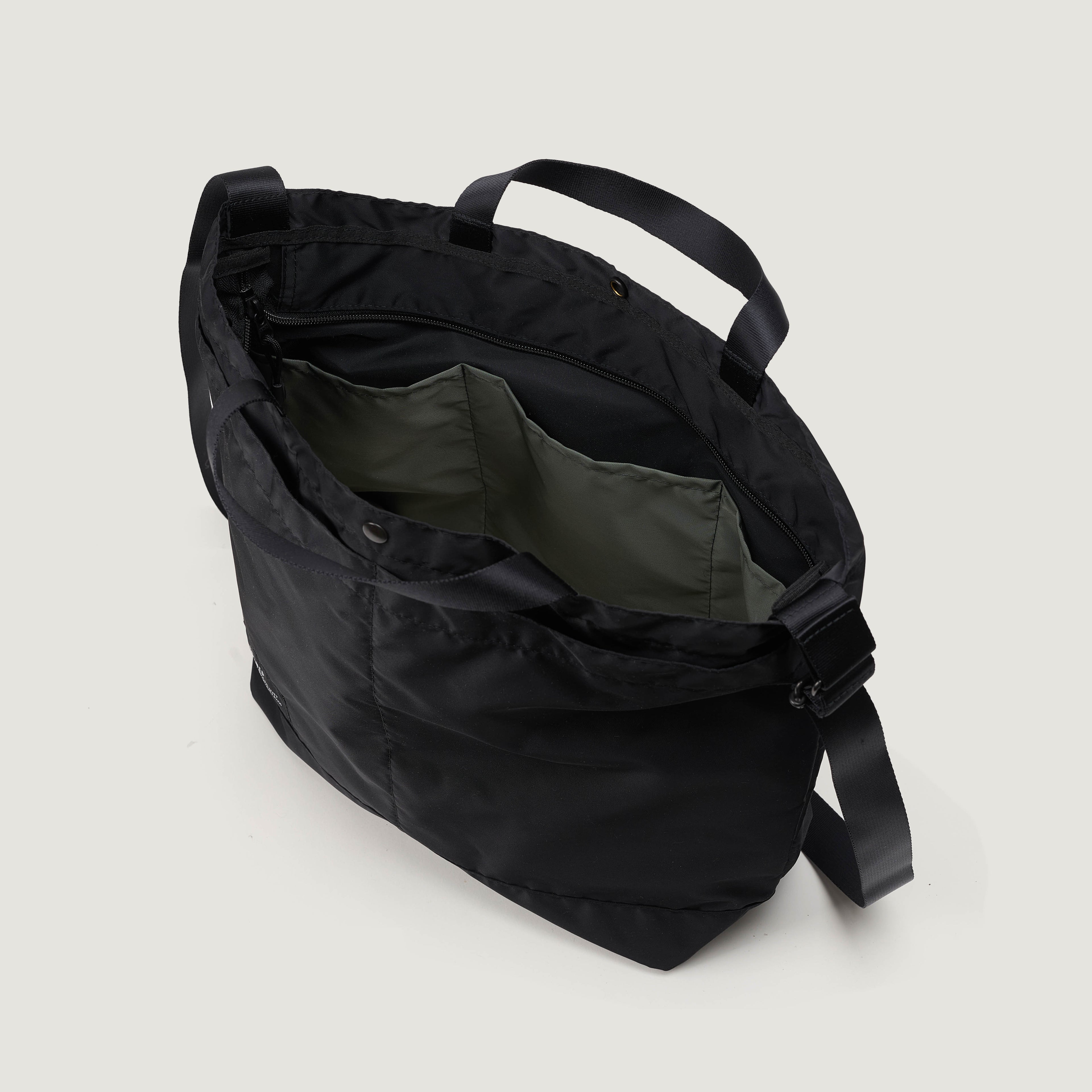 New York Tote Medium - Black - Aura
