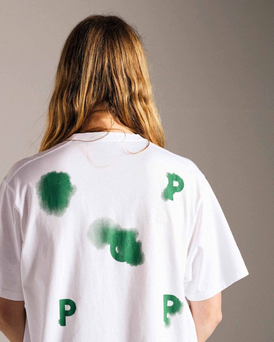 T-shirt Pop Trading Company Blood Tears blanc porté