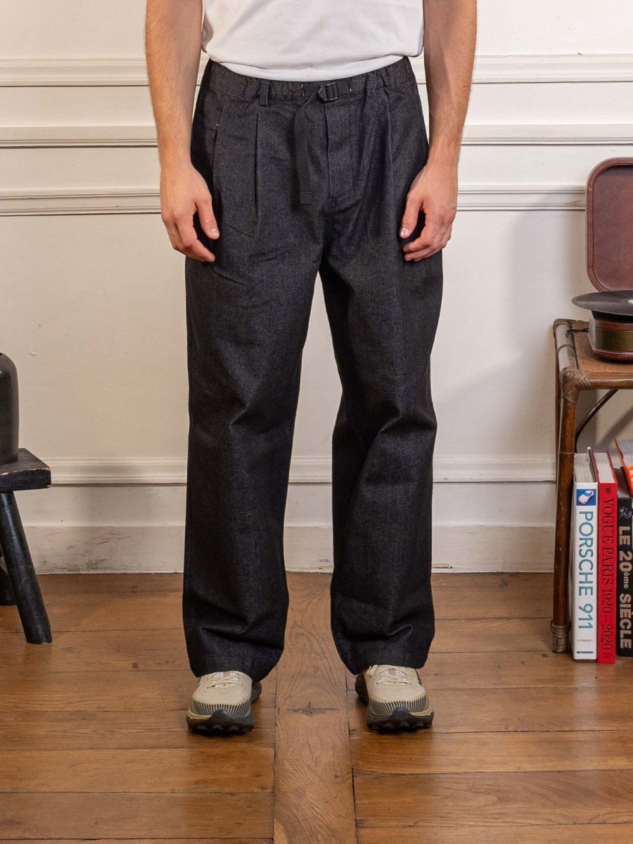 Two Tuck Wide Denim Pants Black