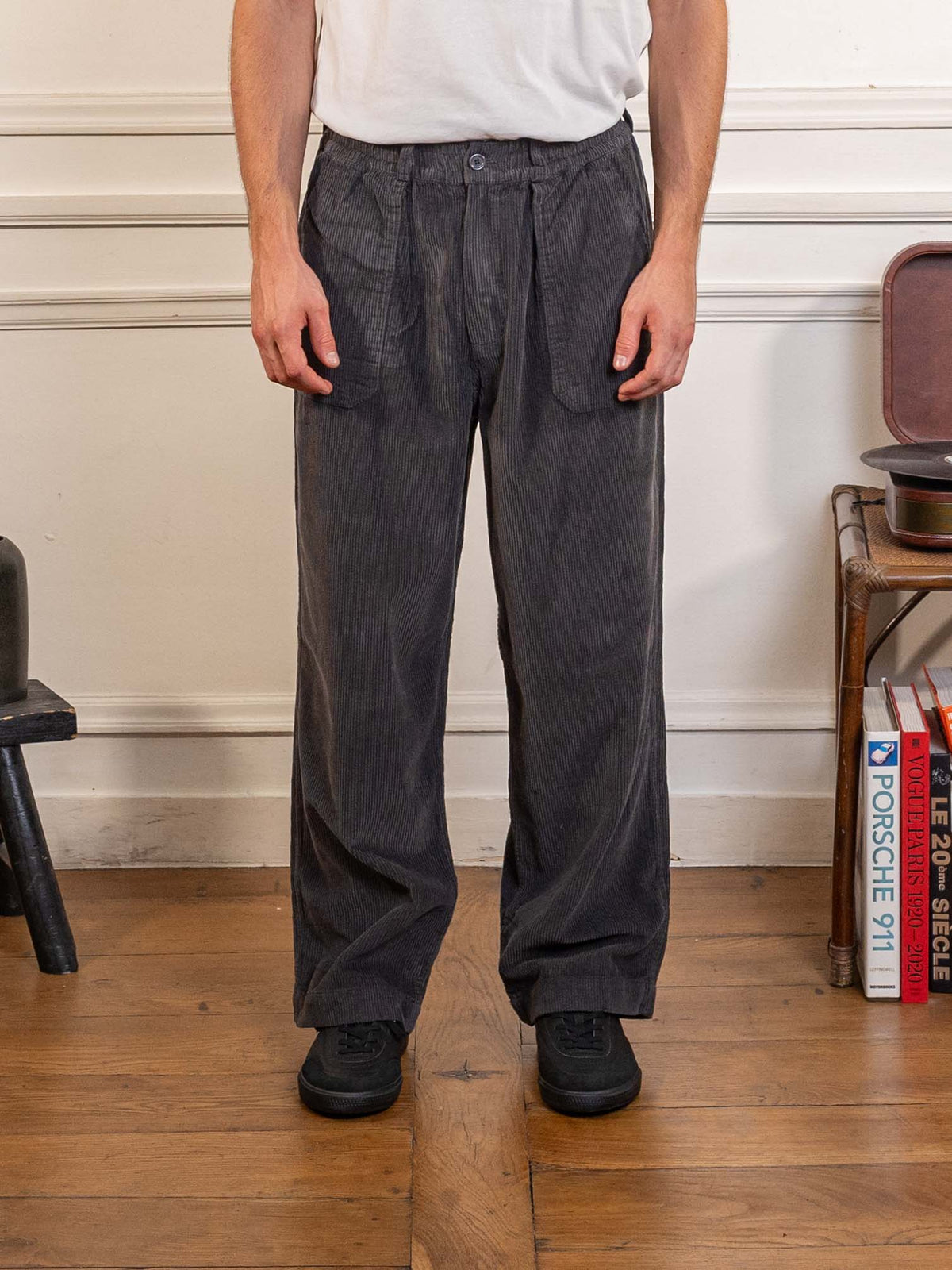 One Tuck Fatigue Corduroy Pants Charcoal