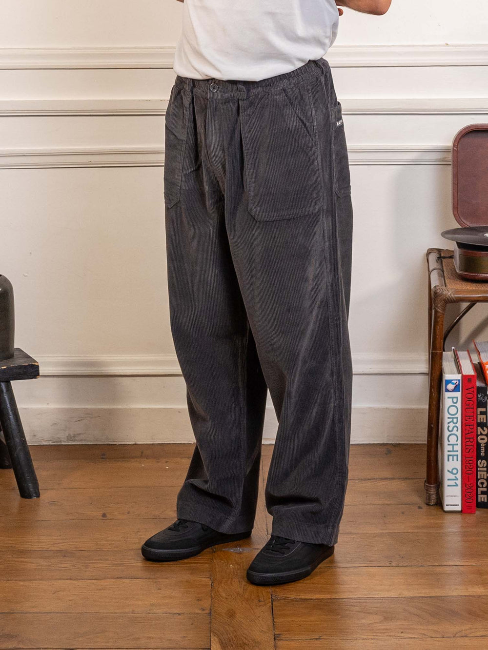 One Tuck Fatigue Corduroy Pants Charcoal