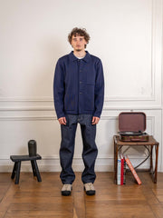 Cardigan de travail Guino Le Mont Saint Michel navy porté, vue en pied