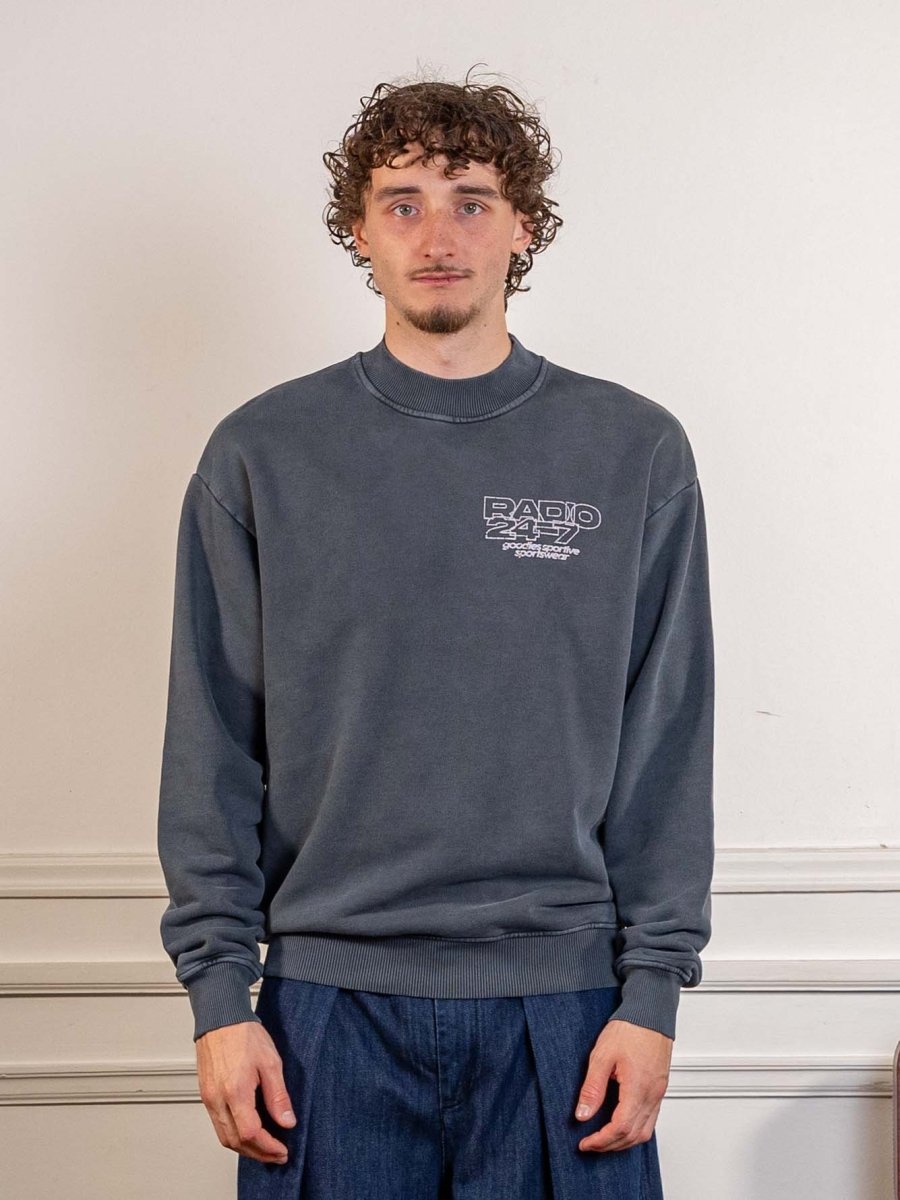 Radio 24:7 Crewneck