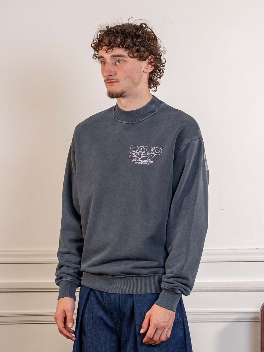 Radio 24:7 Crewneck