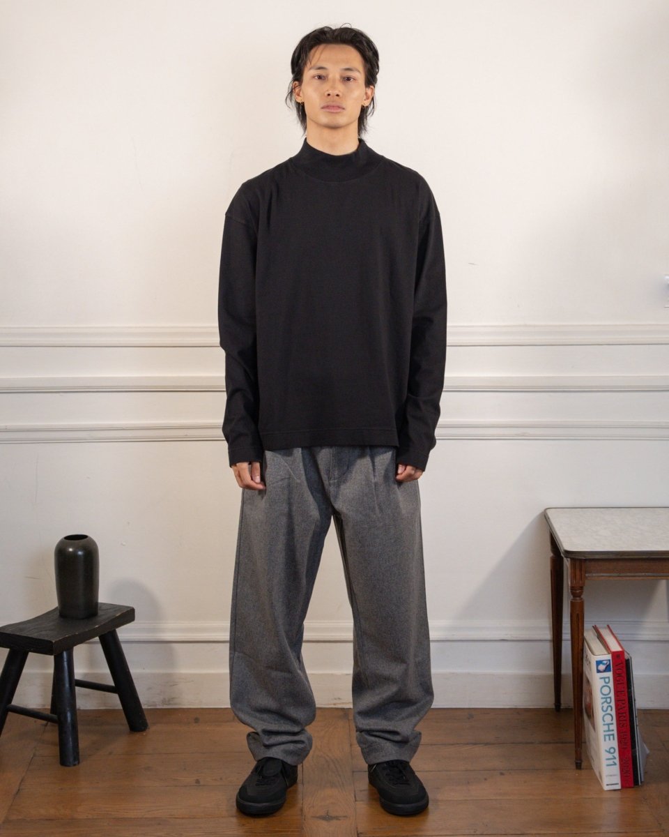 Nest Mock Neck T-shirt - Faded Black