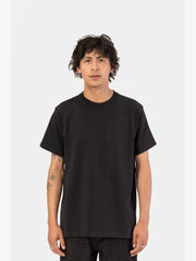 Super Weight T-Shirt Power Goods black, porté, vue de face