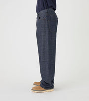 SELVAGE DENIM PANTS - Indigo NANAMICA - vue de profil portee